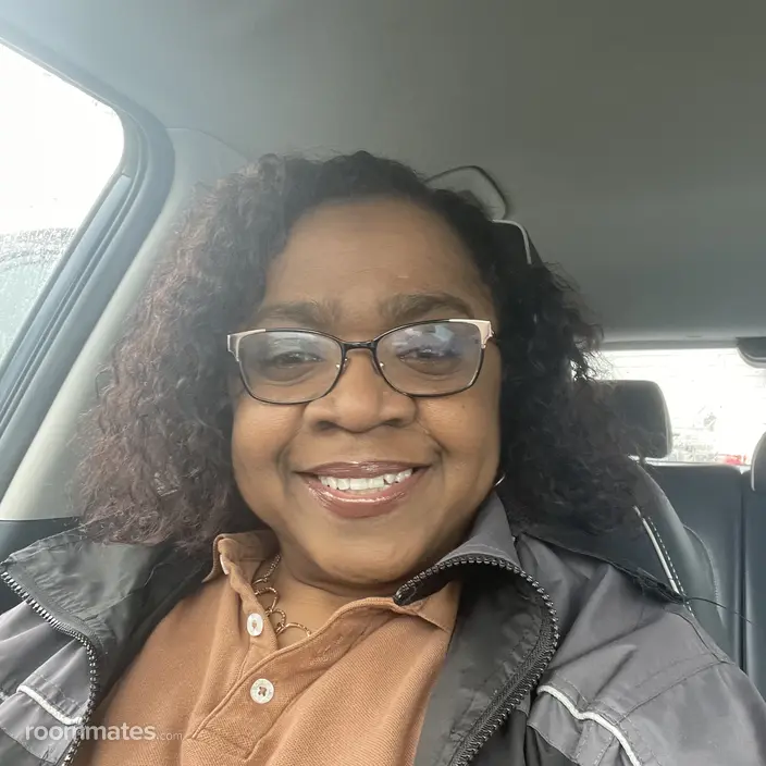 Roommate looking Alexandria, VA, $1000