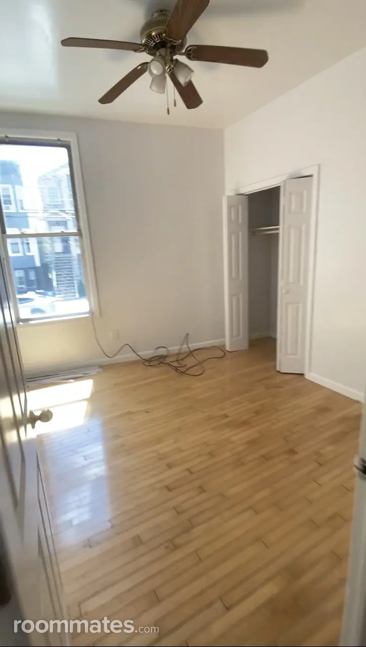 Profile photo 3 of 16