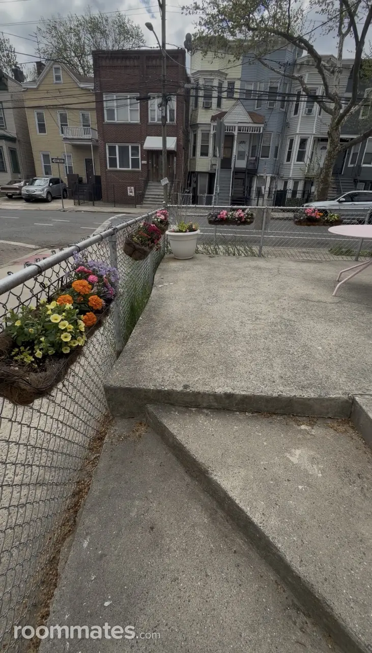 Profile photo 4 of 16