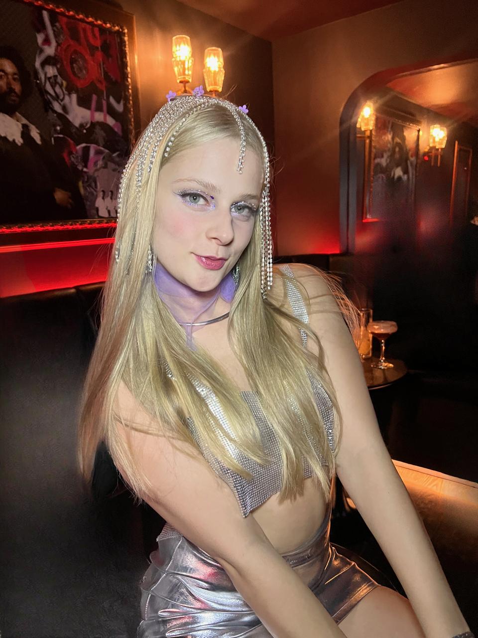 Profile photo 13 of 16