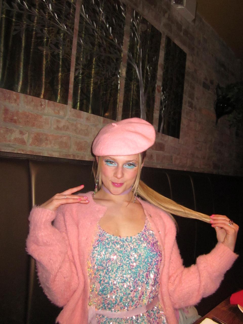 Profile photo 10 of 16