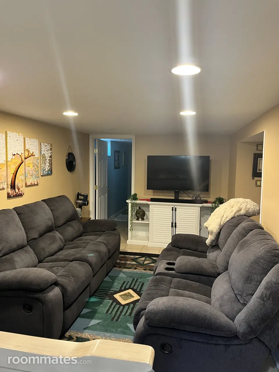 Profile photo 9 of 13