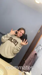 Roommate looking Olathe, KS, $700