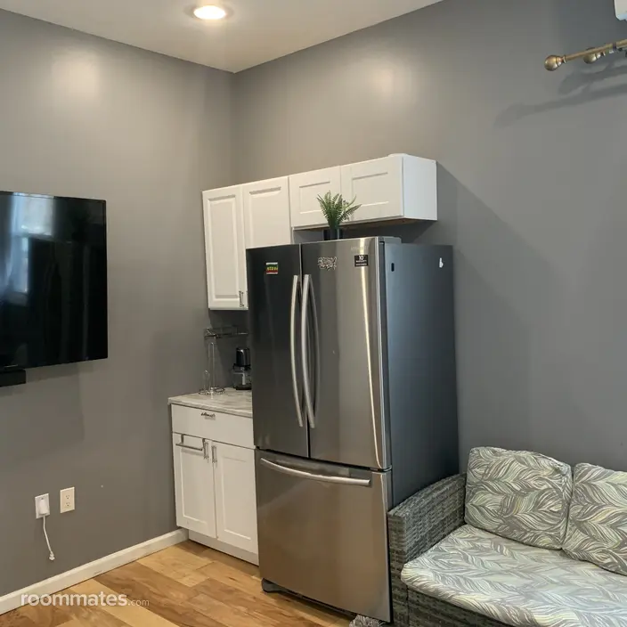 Room for rent in Silver Spring, MD $1360, house