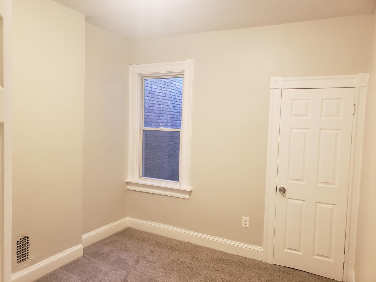 Profile photo 7 of 8