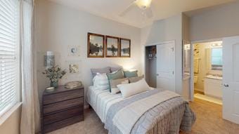 Room for rent in Indianapolis, Indiana $700, townhouse