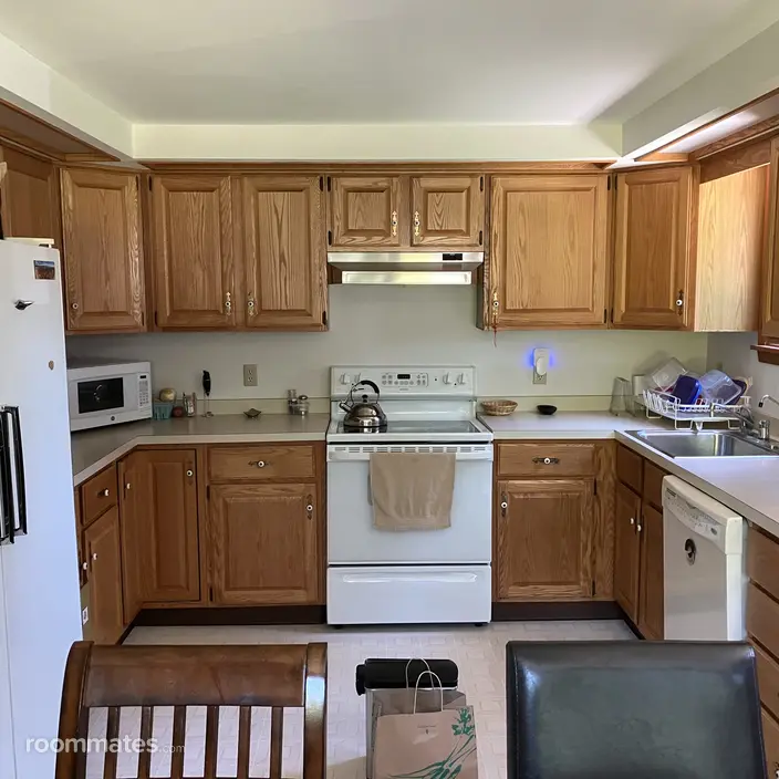 Room for rent in North Tonawanda, NY $900, house
