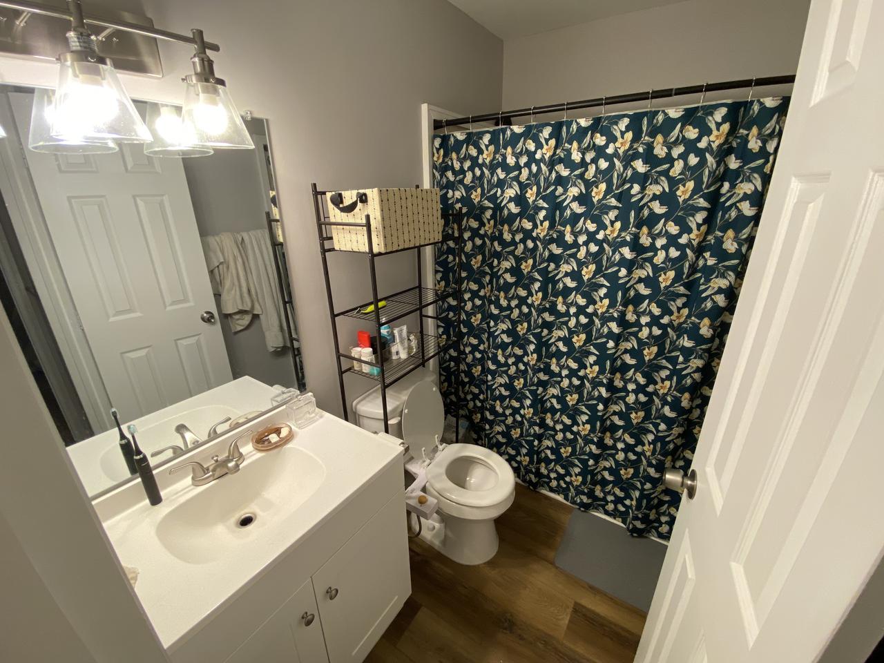 Profile photo 4 of 7