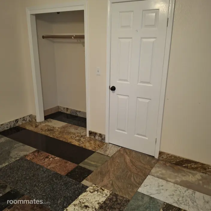 Room for rent in Fresno, CA $700, house