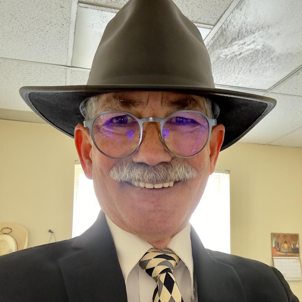 Profile photo 4 of 4