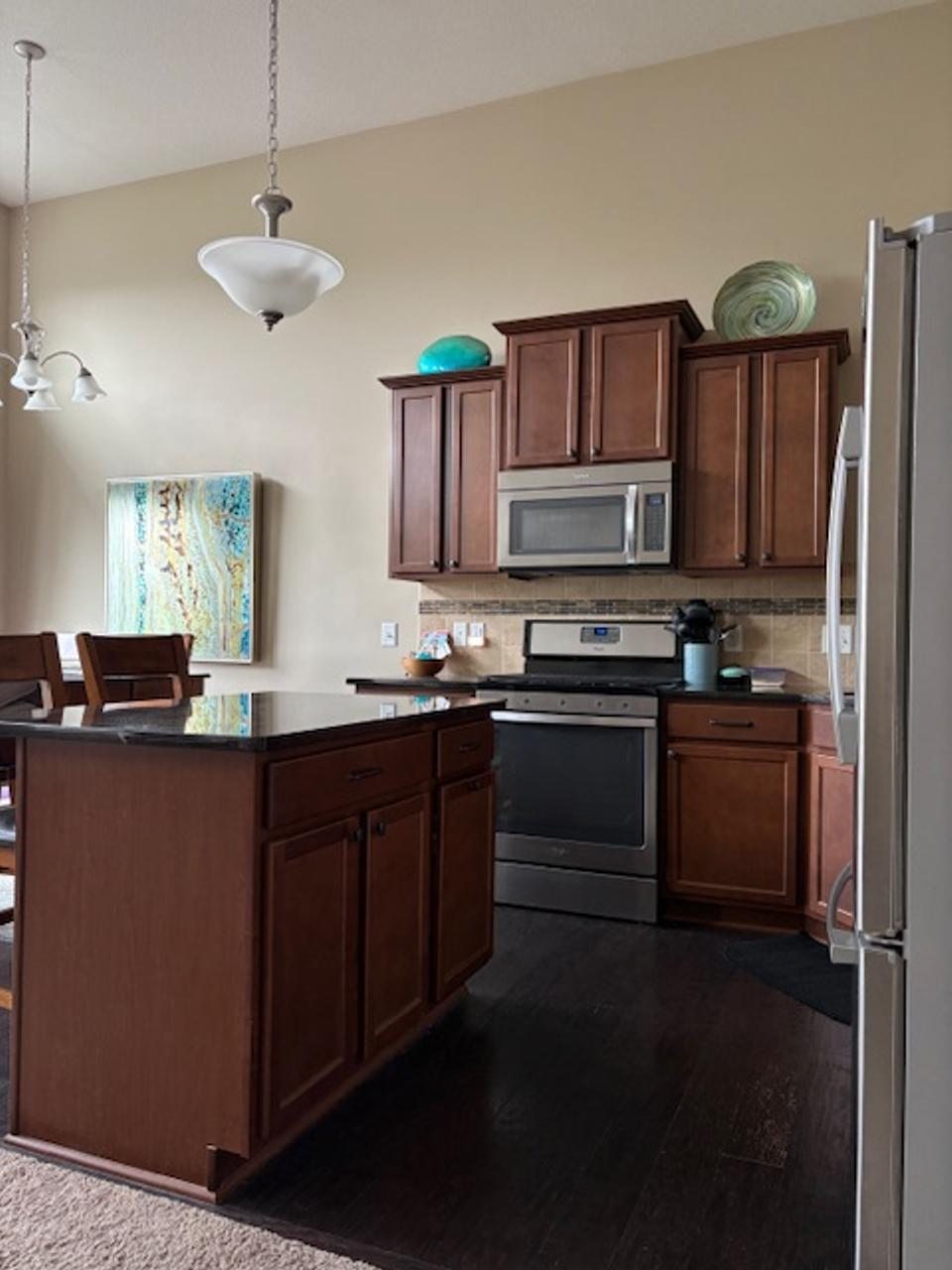 Profile photo 2 of 10