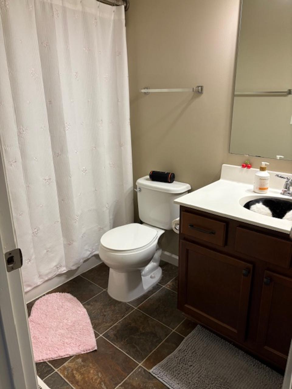 Profile photo 6 of 10