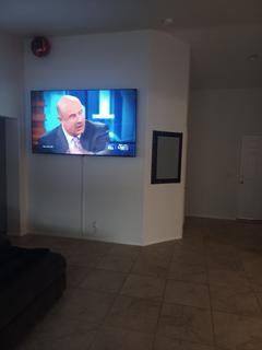 Room for rent in Rosamond, CA $1000, house