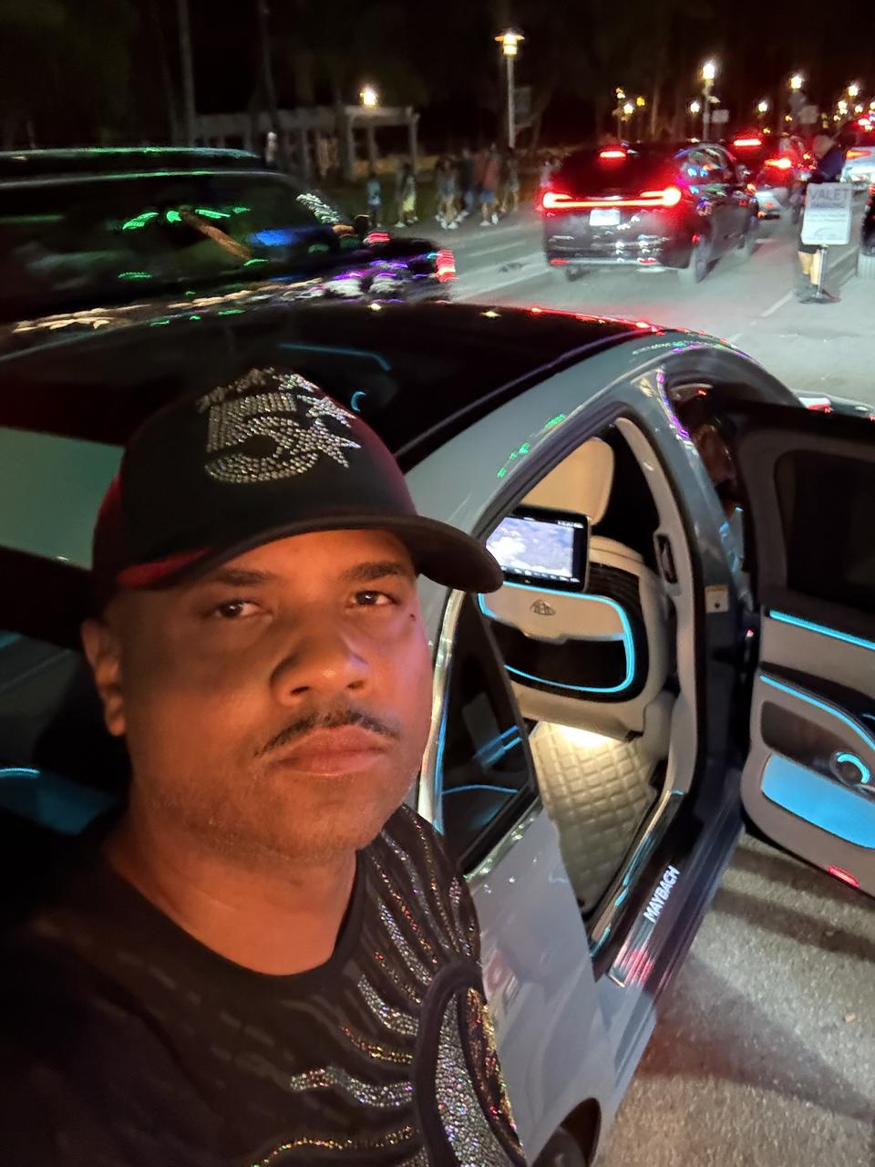 Profile photo 11 of 11