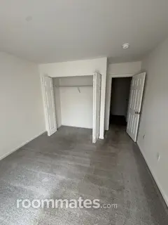 Room for rent in Norristown, PA $800, condo