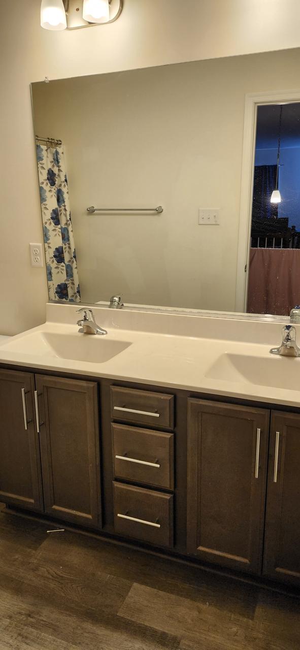 Profile photo 7 of 13