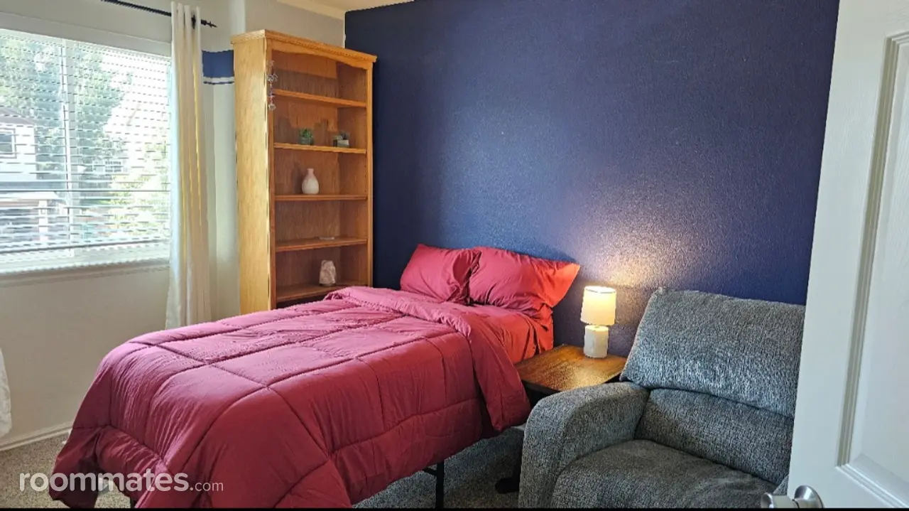 Profile photo 1 of 10