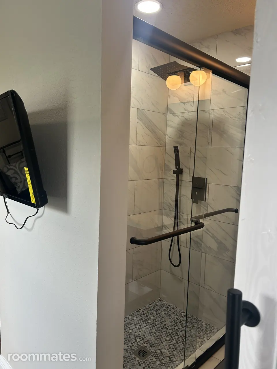 Profile photo 8 of 11