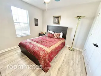 Room for rent in McDonough, GA $850, house