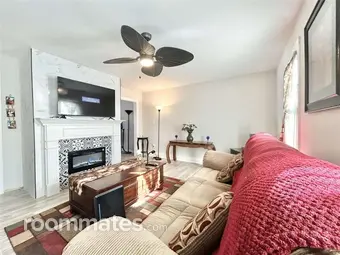 Room for rent in McDonough, GA $850, house