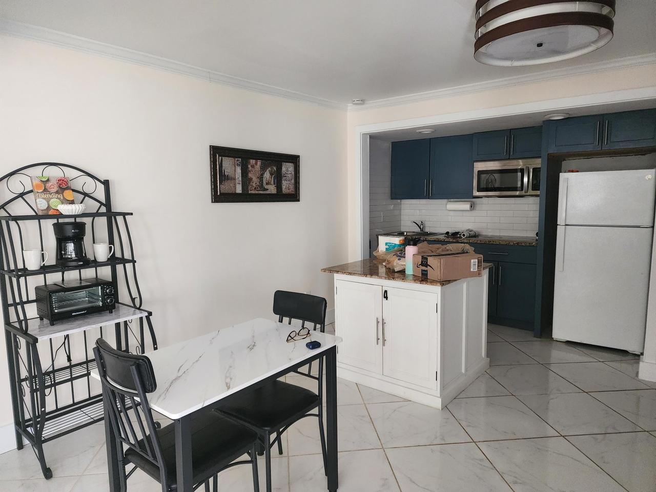 Profile photo 7 of 10