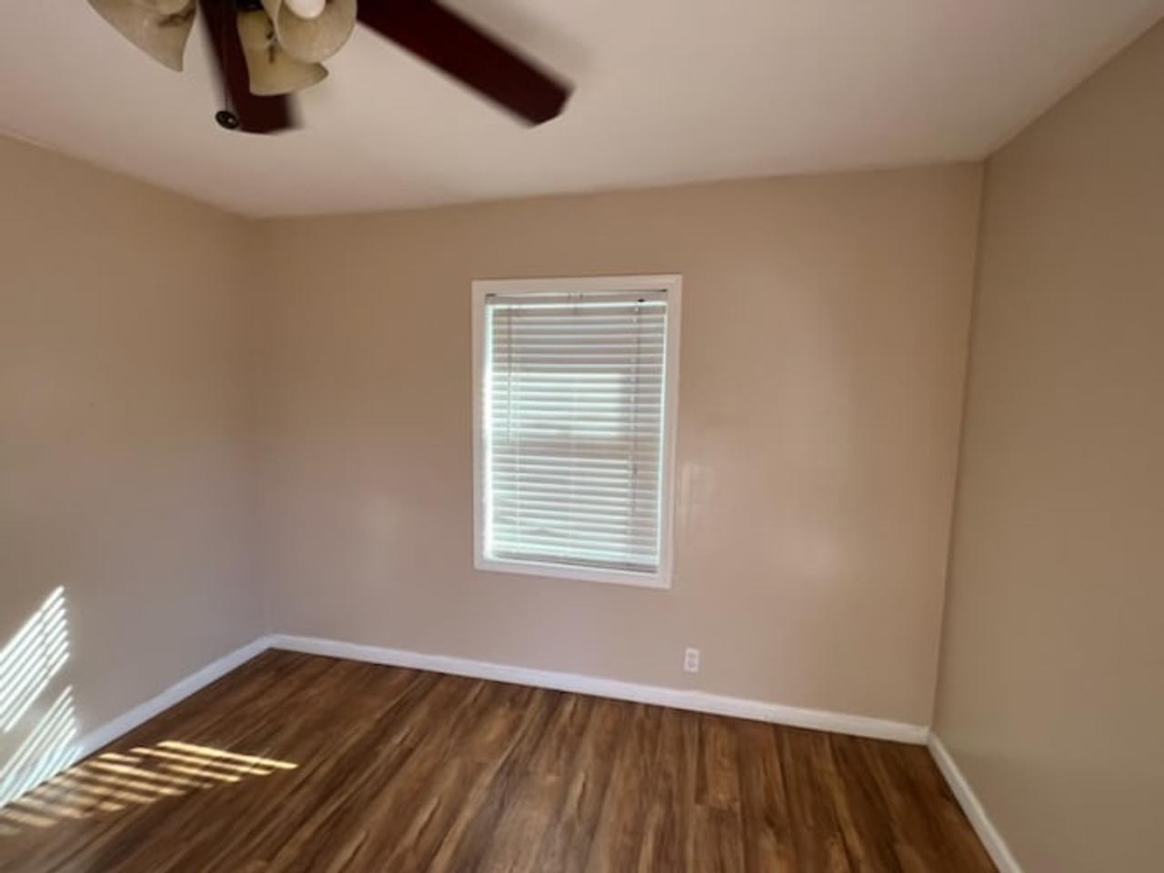 Profile photo 3 of 10