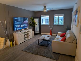 Room for rent in Miami, FL $1400, condo
