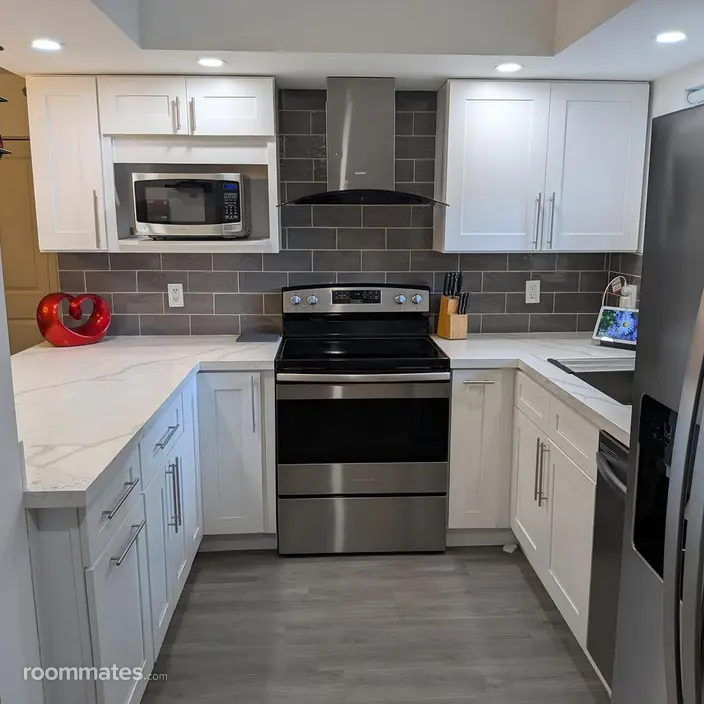 Room for rent in Miami, FL $1400, condo