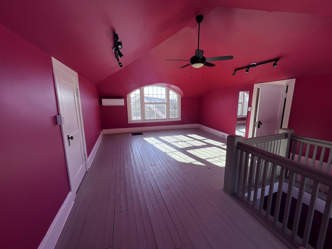 Profile photo 3 of 9