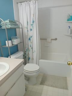 Room for rent in Tampa, FL $700, townhouse