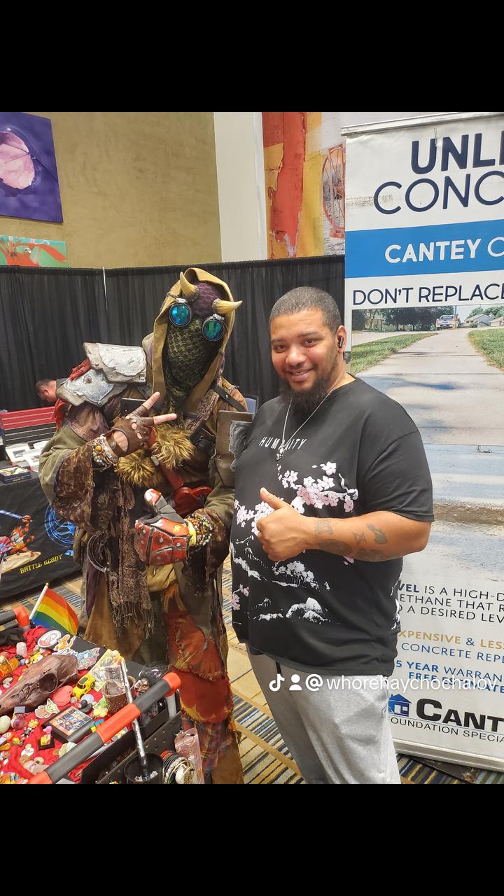 Profile photo 4 of 4