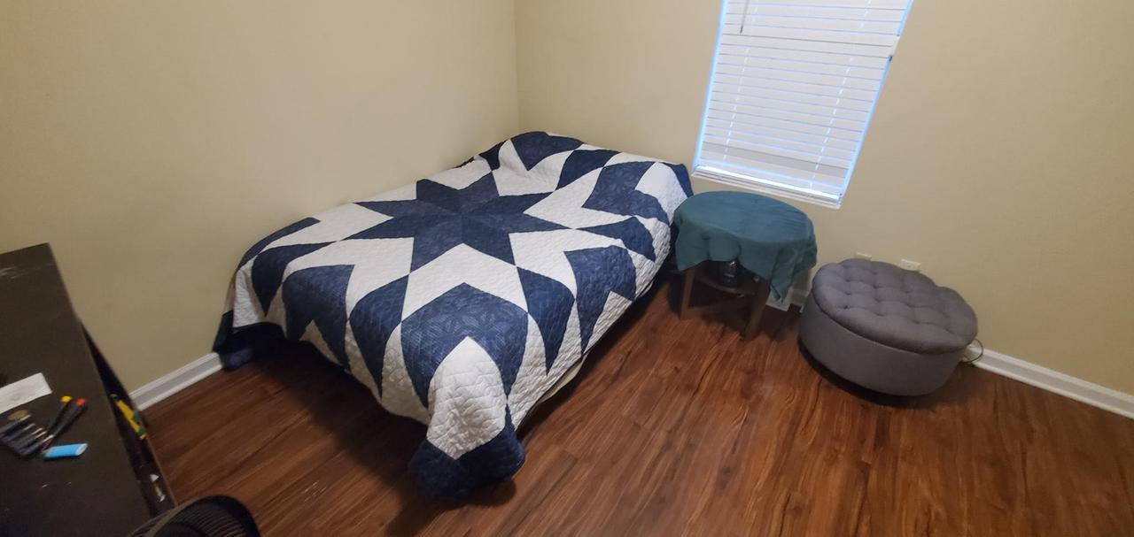 Profile photo 1 of 4