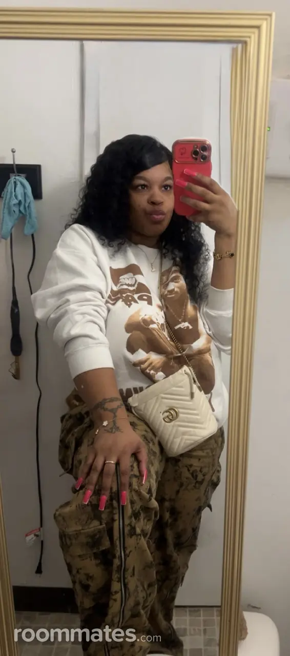 Profile photo 3 of 8