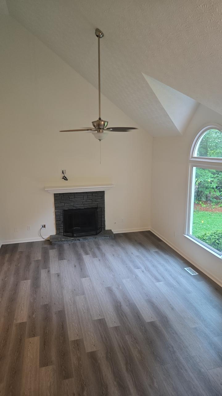 Profile photo 3 of 9