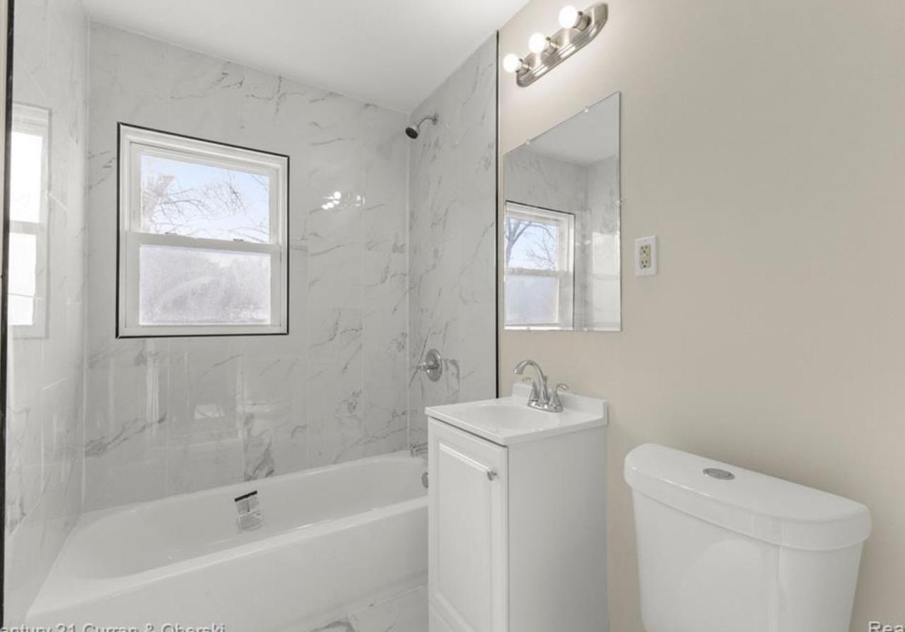 Profile photo 6 of 10