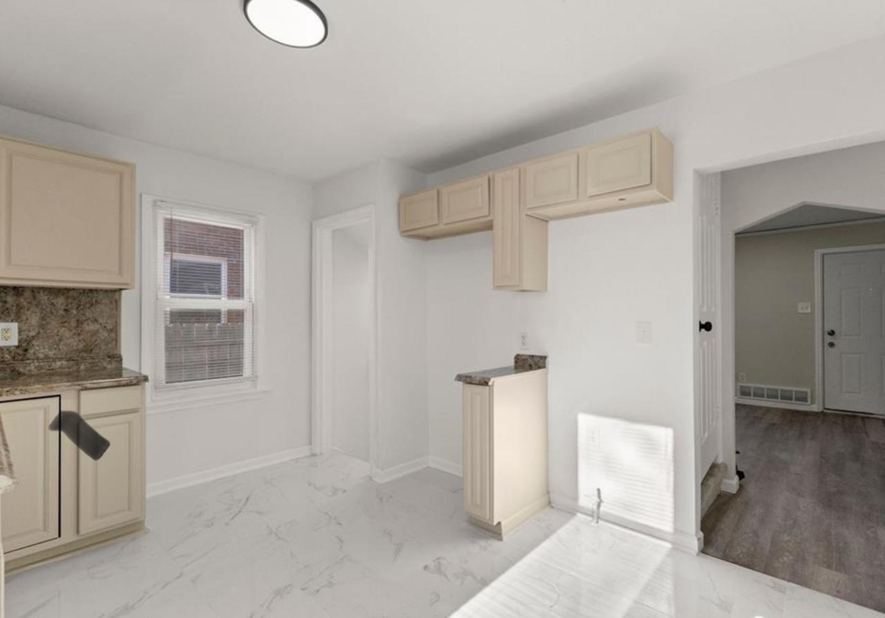 Profile photo 8 of 10