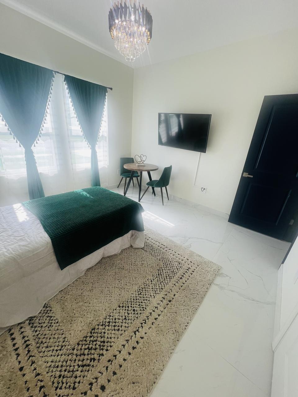 Profile photo 2 of 5