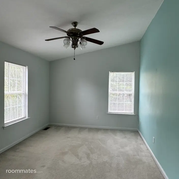 Room for rent in Harrisonburg, VA $900, townhouse