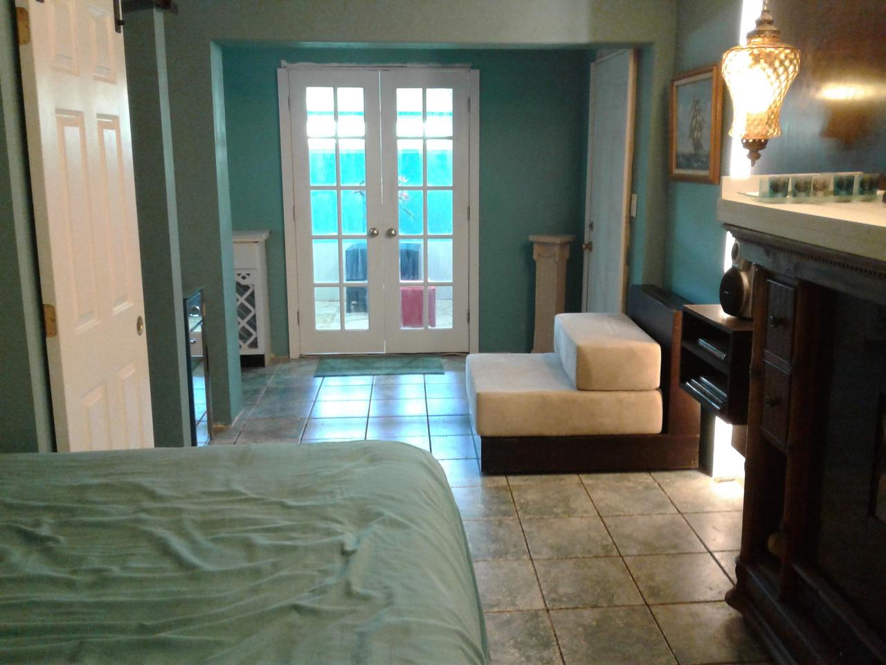 Profile photo 1 of 3