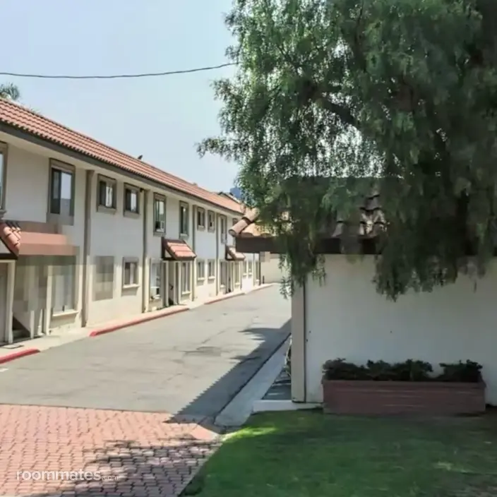 Room for rent in Paramount, CA $1025, apartment