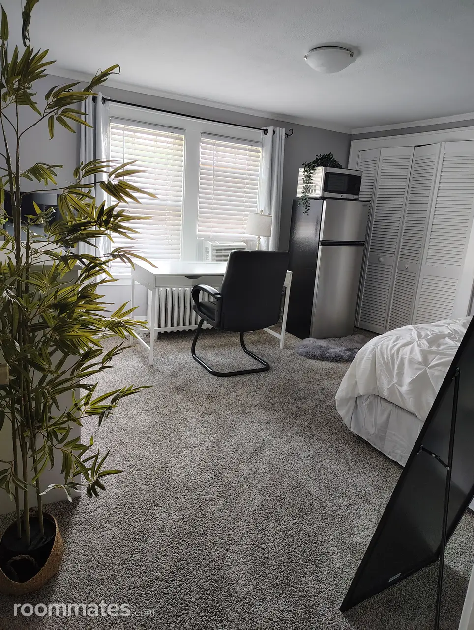 Profile photo 3 of 4