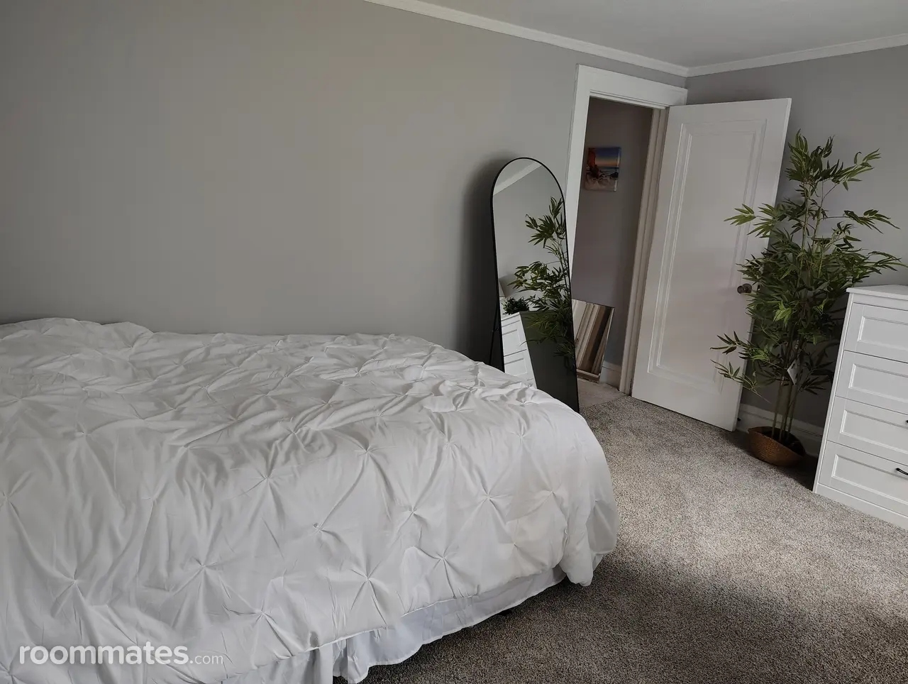 Profile photo 1 of 4