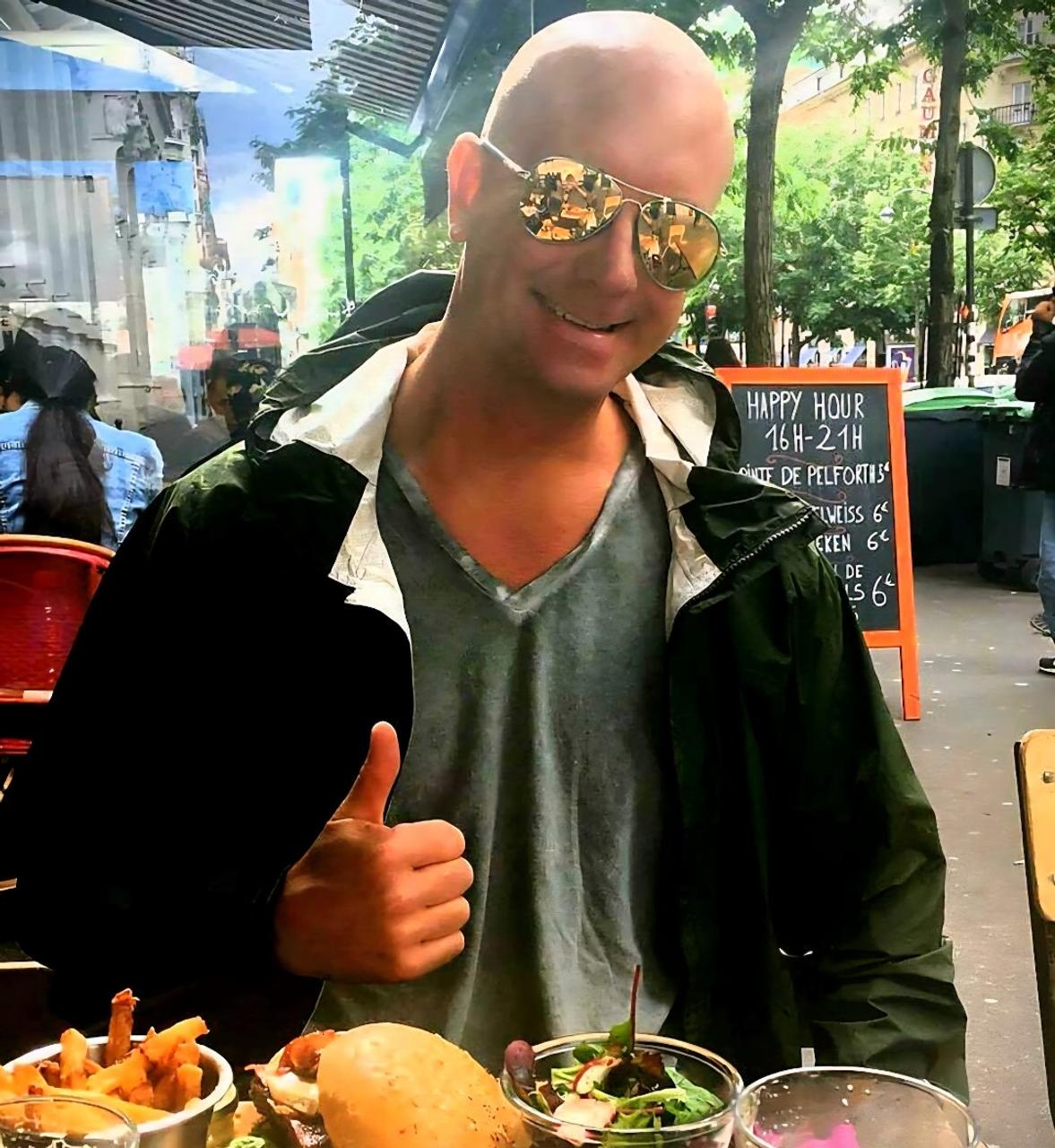 Profile photo 14 of 14