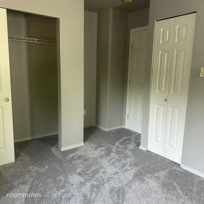 Room for rent in Redmond, WA $1350, condo