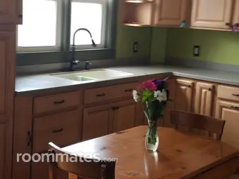 Room for rent in Somersworth, NH $1095, house