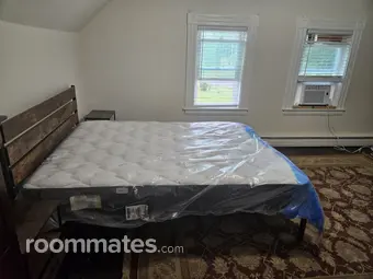 Room for rent in Somersworth, NH $995, house