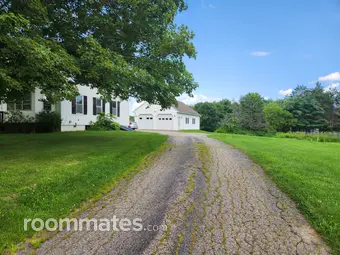 Room for rent in Somersworth, NH $995, house