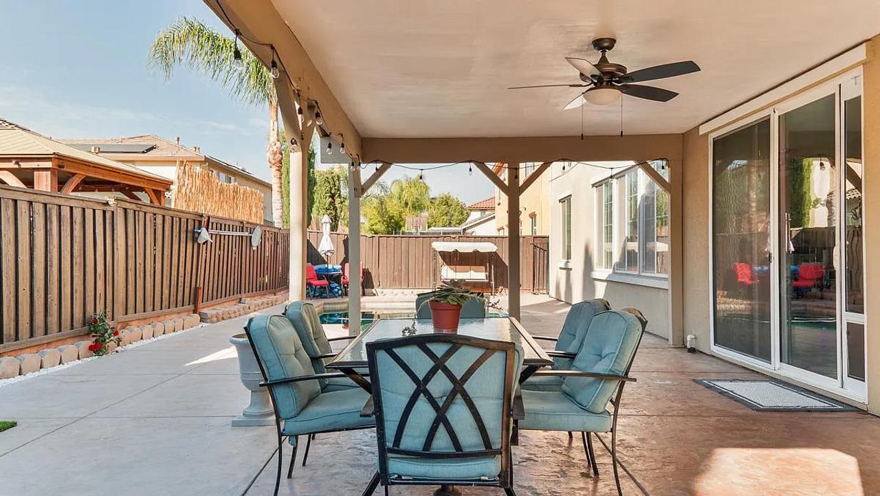 Profile photo 10 of 11