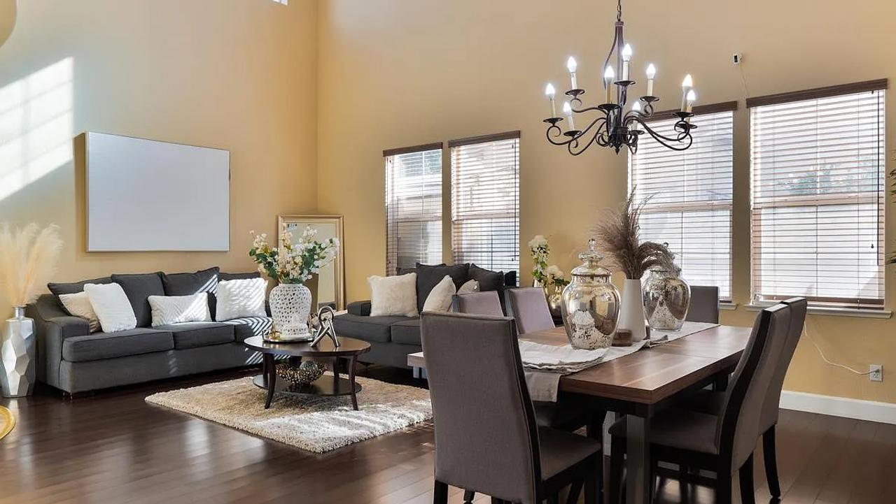 Profile photo 3 of 11