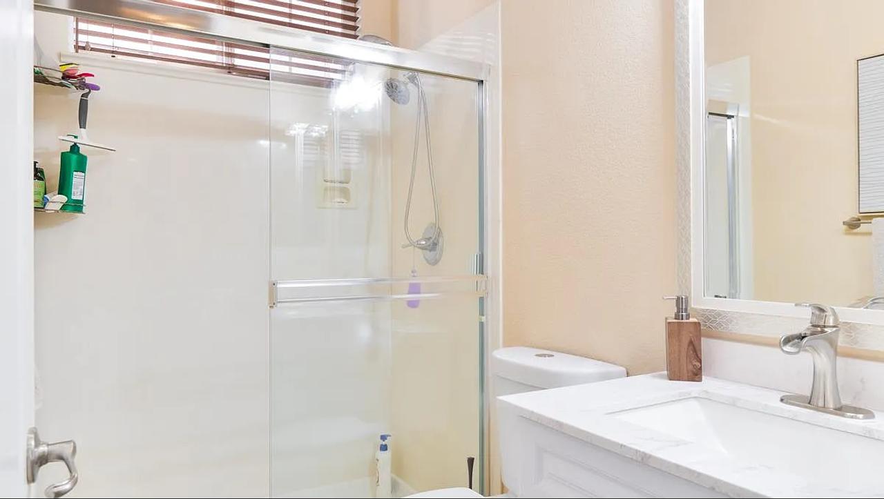 Profile photo 5 of 11